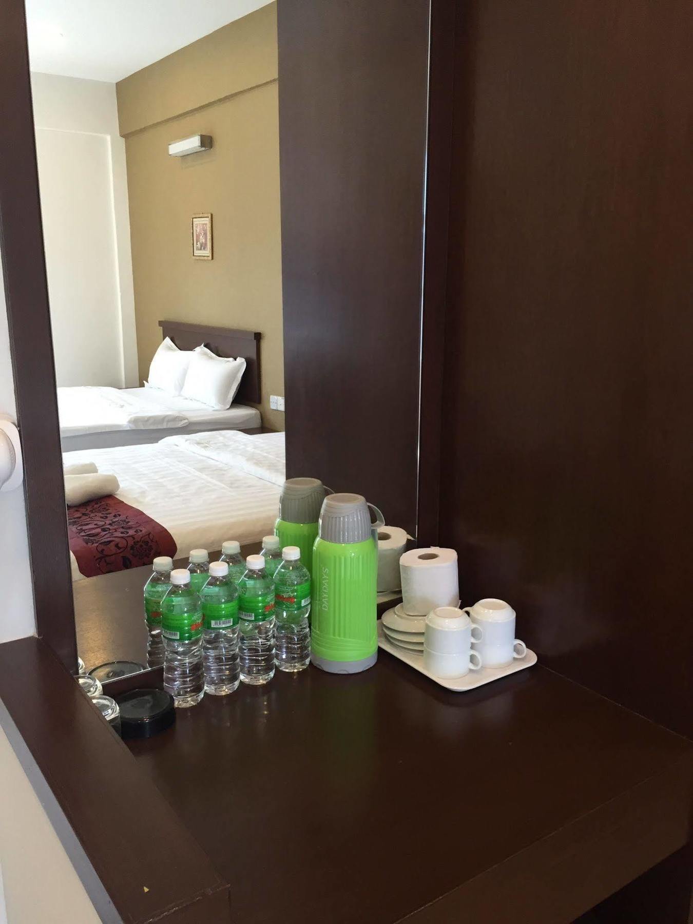 Havona Hotel - Taman Tropika Kulai Extérieur photo