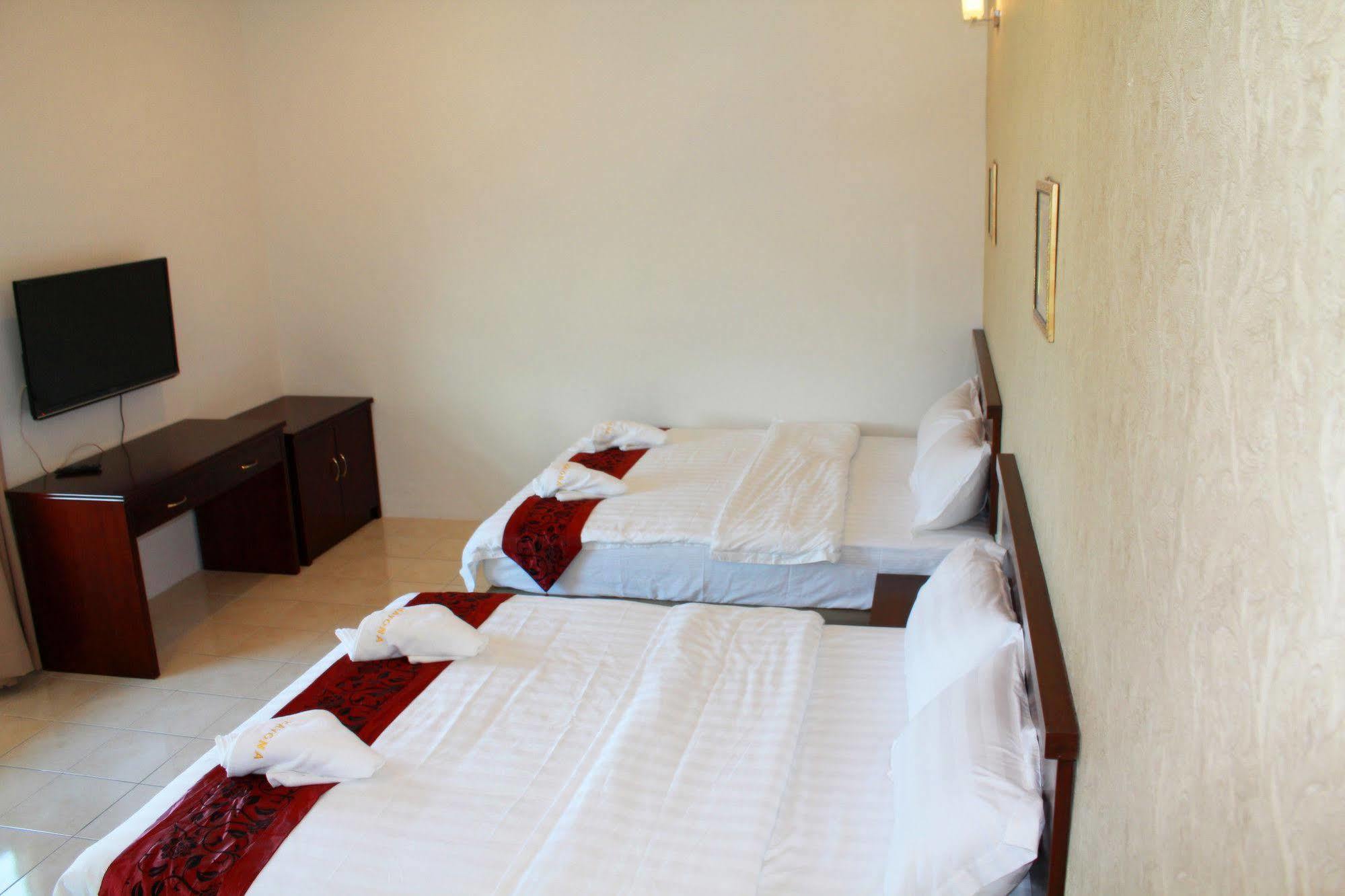 Havona Hotel - Taman Tropika Kulai Extérieur photo