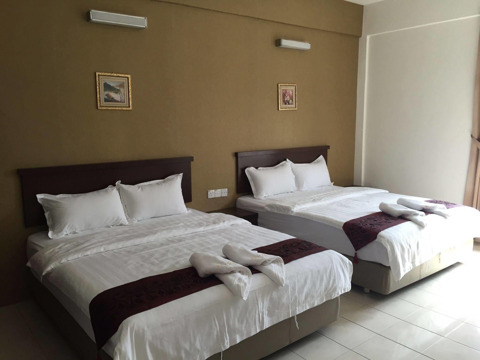 Havona Hotel - Taman Tropika Kulai Extérieur photo