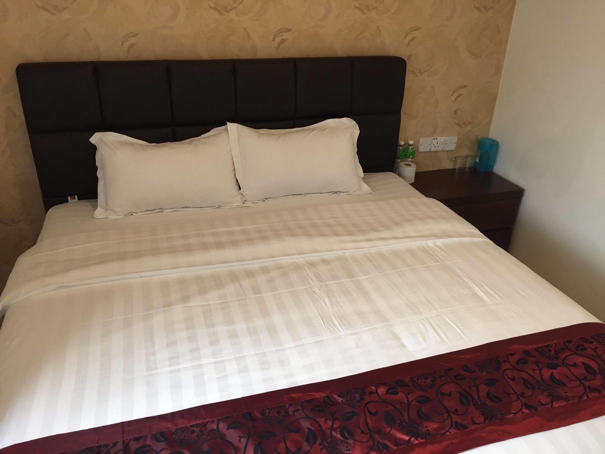 Havona Hotel - Taman Tropika Kulai Extérieur photo
